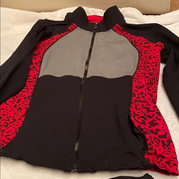 Fits big - Picture 3 of 10